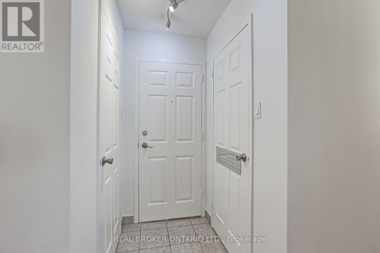 707 - 3065 QUEEN FREDERICA DRIVE, Mississauga (Applewood), Ontario, L4Y3A3