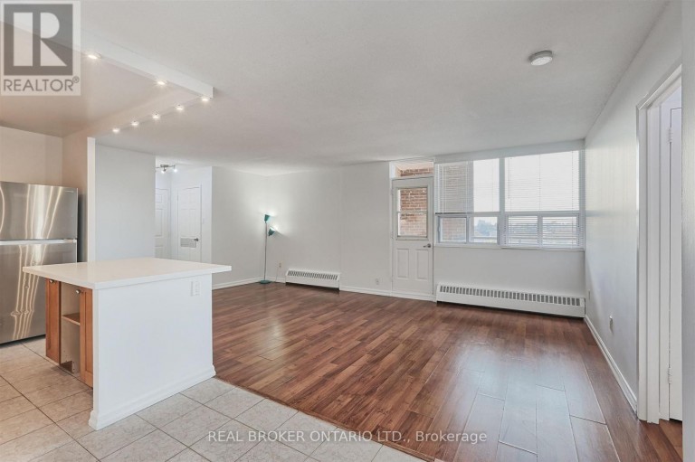 707 - 3065 QUEEN FREDERICA DRIVE, Mississauga (Applewood), Ontario, L4Y3A3