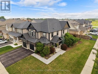15 ROBERTSON DRIVE Stratford Ontario photo 3