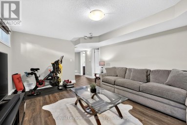 15 ROBERTSON DRIVE Stratford Ontario photo 39