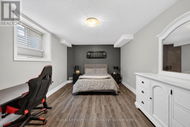 15 ROBERTSON DRIVE Stratford Ontario photo 40