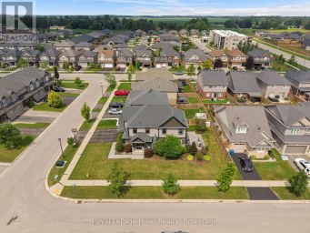 15 ROBERTSON DRIVE Stratford Ontario photo 46
