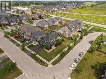 15 ROBERTSON DRIVE Stratford Ontario photo 48