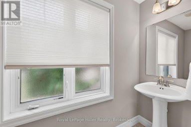 15 ROBERTSON DRIVE Stratford Ontario photo 5