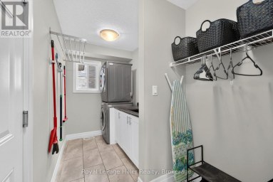 15 ROBERTSON DRIVE Stratford Ontario photo 7