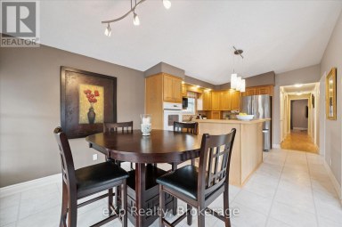 18 JASPER HEIGHTS PRIVATE Puslinch Ontario photo 10