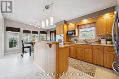 18 JASPER HEIGHTS PRIVATE Puslinch Ontario photo 12
