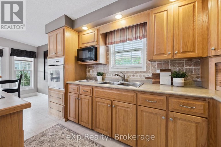 18 JASPER HEIGHTS PRIVATE, Puslinch, Ontario, N0B2C0