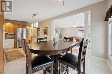 18 JASPER HEIGHTS PRIVATE Puslinch Ontario photo 16