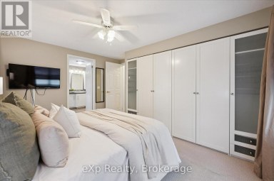 18 JASPER HEIGHTS PRIVATE Puslinch Ontario photo 23
