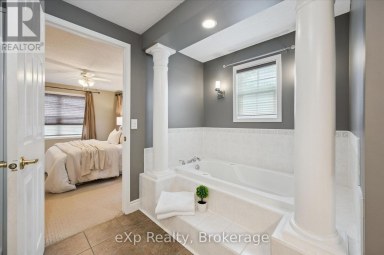 18 JASPER HEIGHTS PRIVATE Puslinch Ontario photo 25