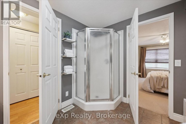 18 JASPER HEIGHTS PRIVATE, Puslinch, Ontario, N0B2C0