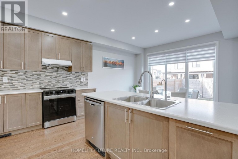 47 CLIPPER LANE, Clarington (Bowmanville), Ontario, L1C4B1