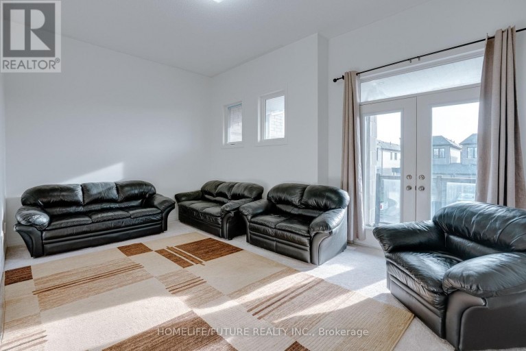 47 CLIPPER LANE, Clarington (Bowmanville), Ontario, L1C4B1