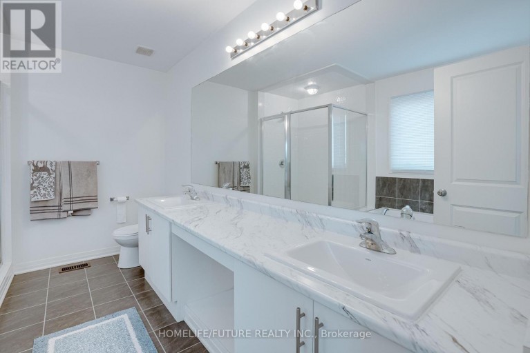 47 CLIPPER LANE, Clarington (Bowmanville), Ontario, L1C4B1