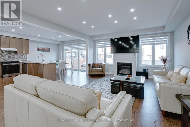 47 CLIPPER LANE, Clarington (Bowmanville), Ontario, L1C4B1
