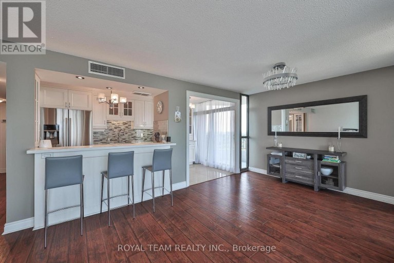 2004 - 1333 BLOOR STREET, Mississauga (Applewood), Ontario, L4Y3T6