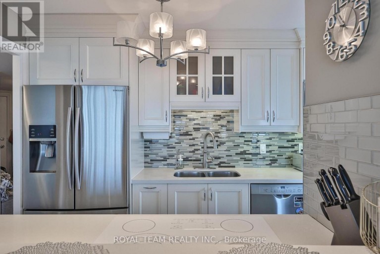 2004 - 1333 BLOOR STREET, Mississauga (Applewood), Ontario, L4Y3T6