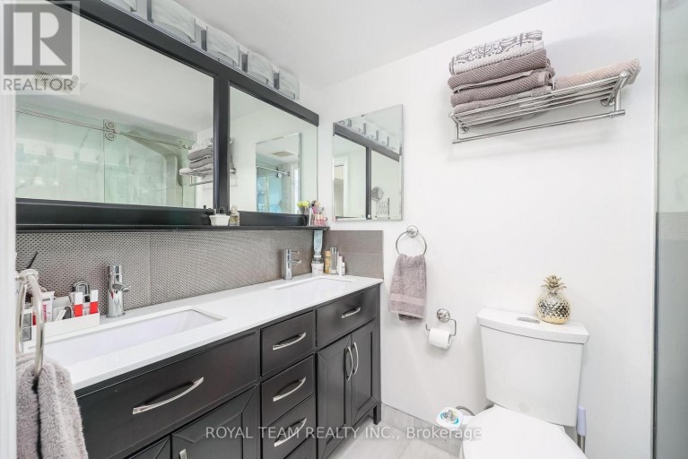 2004 - 1333 BLOOR STREET, Mississauga (Applewood), Ontario, L4Y3T6