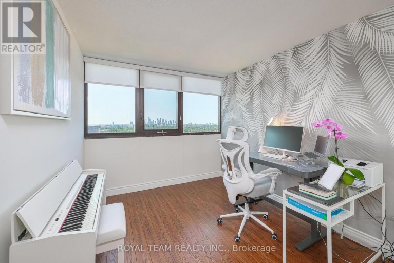 2004 - 1333 BLOOR STREET, Mississauga (Applewood), Ontario, L4Y3T6