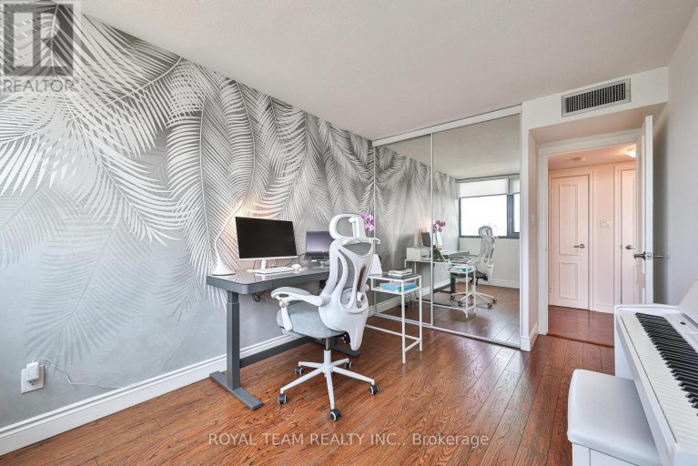 2004 - 1333 BLOOR STREET, Mississauga (Applewood), Ontario, L4Y3T6