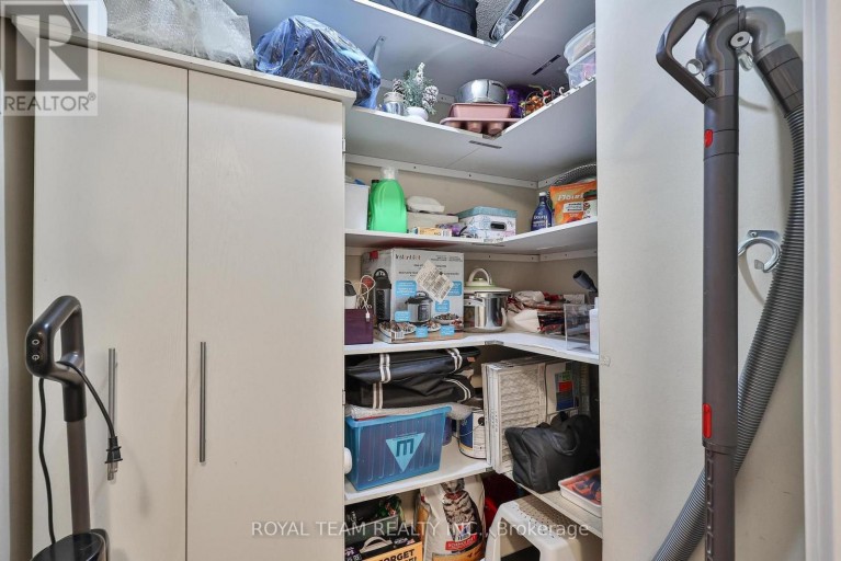 2004 - 1333 BLOOR STREET, Mississauga (Applewood), Ontario, L4Y3T6