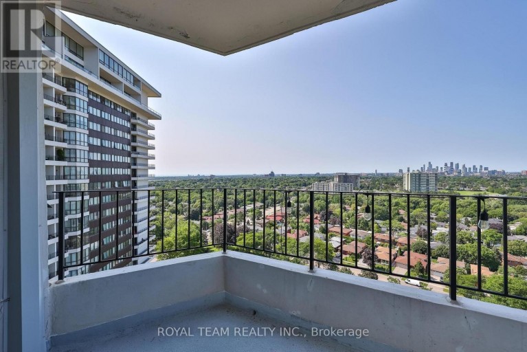 2004 - 1333 BLOOR STREET, Mississauga (Applewood), Ontario, L4Y3T6