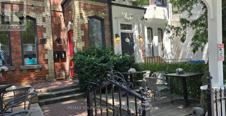 290 GERRARD STREET E, Toronto (Cabbagetown-South St. James Town), Ontario, M5A2G4
