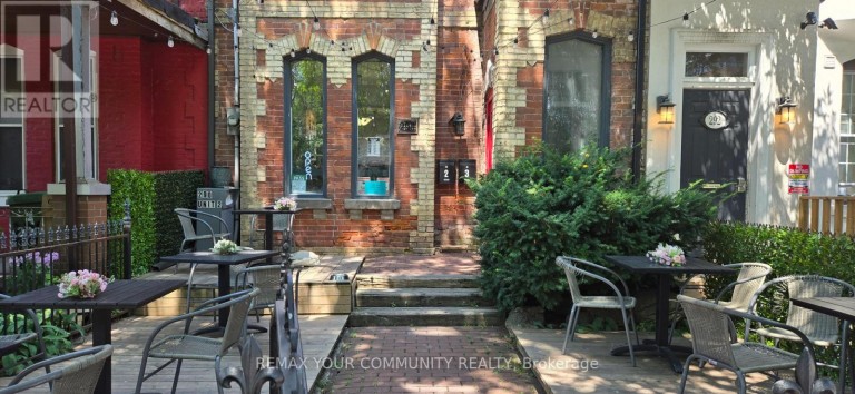290 GERRARD STREET E, Toronto (Cabbagetown-South St. James Town), Ontario, M5A2G4