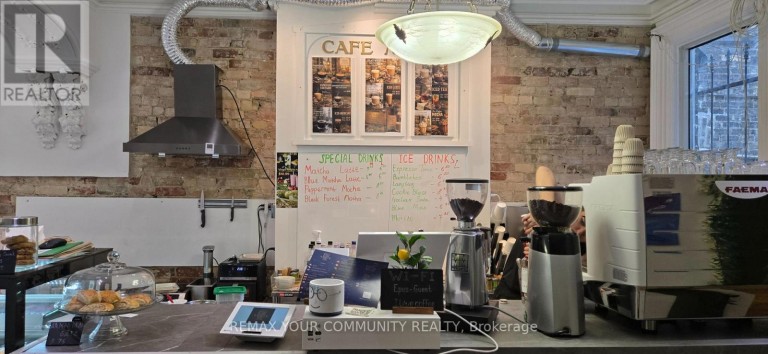 290 GERRARD STREET E, Toronto (Cabbagetown-South St. James Town), Ontario, M5A2G4