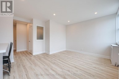 2 - 7725 YONGE STREET Markham (Thornhill) Ontario photo 16