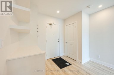2 - 7725 YONGE STREET Markham (Thornhill) Ontario photo 2