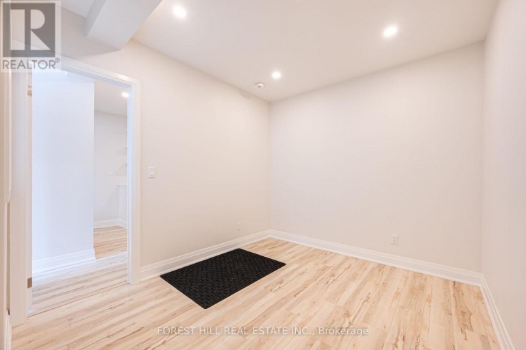 2 - 7725 YONGE STREET, Markham (Thornhill), Ontario, L3T2C4