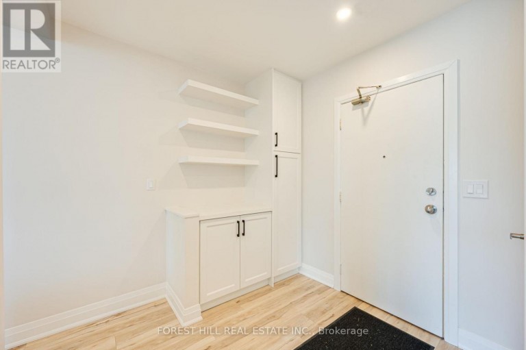 2 - 7725 YONGE STREET, Markham (Thornhill), Ontario, L3T2C4
