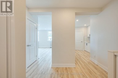2 - 7725 YONGE STREET Markham (Thornhill) Ontario photo 4