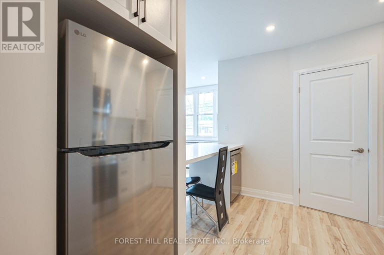 2 - 7725 YONGE STREET, Markham (Thornhill), Ontario, L3T2C4