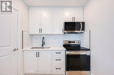 2 - 7725 YONGE STREET Markham (Thornhill) Ontario photo 8