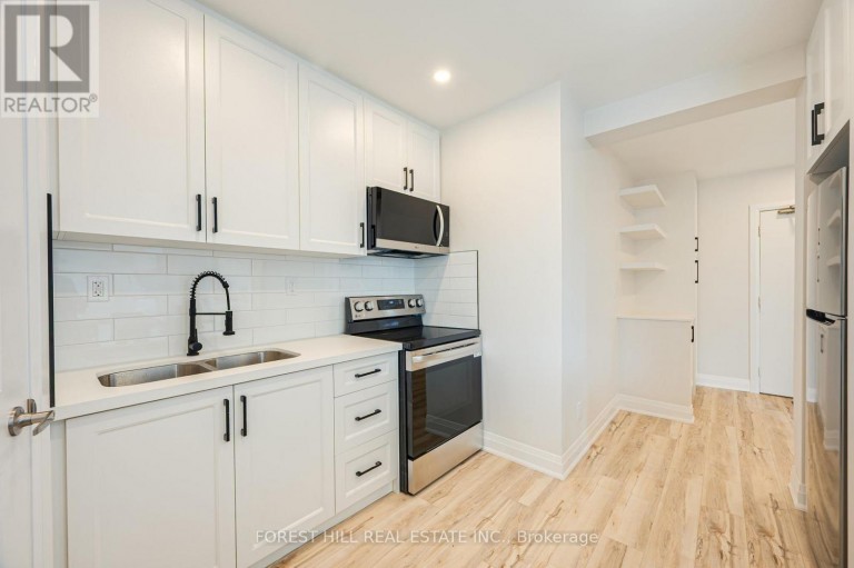 2 - 7725 YONGE STREET, Markham (Thornhill), Ontario, L3T2C4