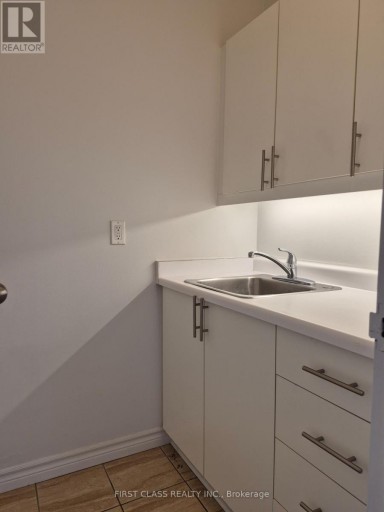 1 - 2651 JOHN STREET, Markham (Milliken Mills West), Ontario, L3R2W5