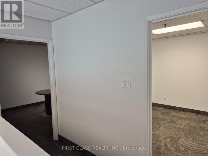 1 - 2651 JOHN STREET, Markham (Milliken Mills West), Ontario, L3R2W5