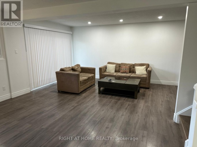 5 - 2605 WOODCHESTER DRIVE, Mississauga (Sheridan), Ontario, L5K2E3