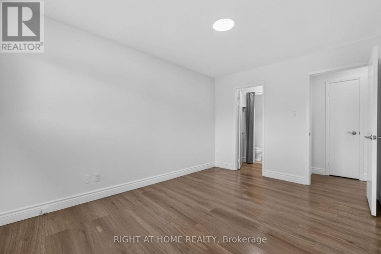 5 - 2605 WOODCHESTER DRIVE, Mississauga (Sheridan), Ontario, L5K2E3