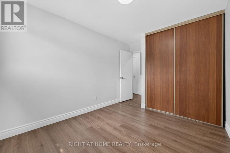 5 - 2605 WOODCHESTER DRIVE, Mississauga (Sheridan), Ontario, L5K2E3