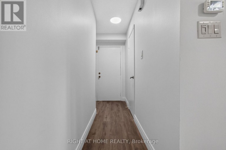 5 - 2605 WOODCHESTER DRIVE, Mississauga (Sheridan), Ontario, L5K2E3