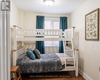 SIDE - 256 THE KINGSWAY ROAD Toronto (Edenbridge-Humber Valley) Ontario photo 7