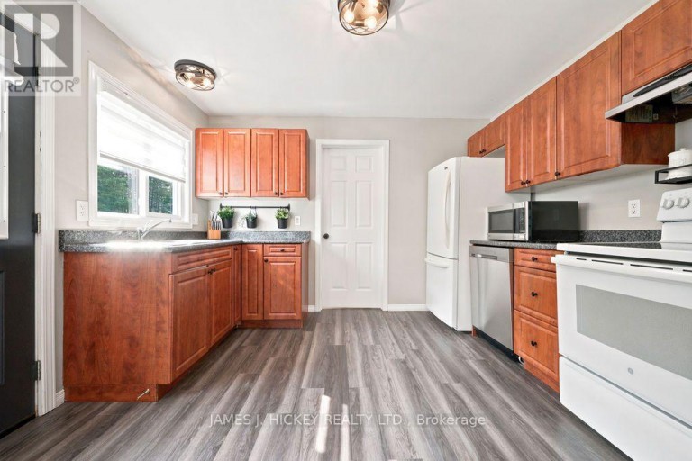 35723 HIGHWAY 17 HIGHWAY, Laurentian Hills, Ontario, K0J1P0