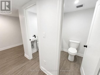 1127 MAIN STREET E Hamilton (Crown Point) Ontario photo 16