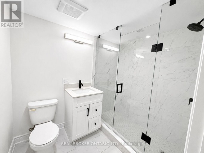 1127 MAIN STREET E, Hamilton (Crown Point), Ontario, L8M1P2