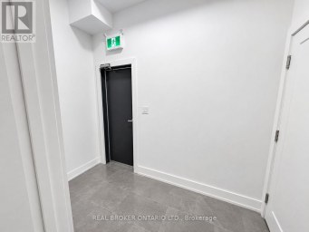 1127 MAIN STREET E Hamilton (Crown Point) Ontario photo 5