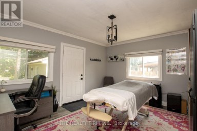 82 LANGTON ROAD London East (East D) Ontario photo 20